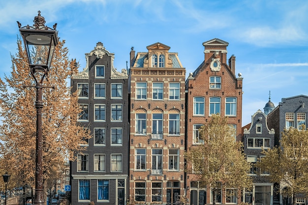 Foto traditionele oude gebouwen in amsterdam