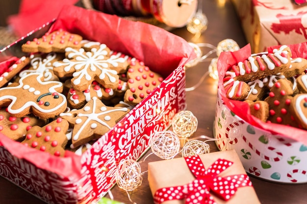 Traditionele peperkoekkoekjes, zelfgemaakt als voedselgeschenken.