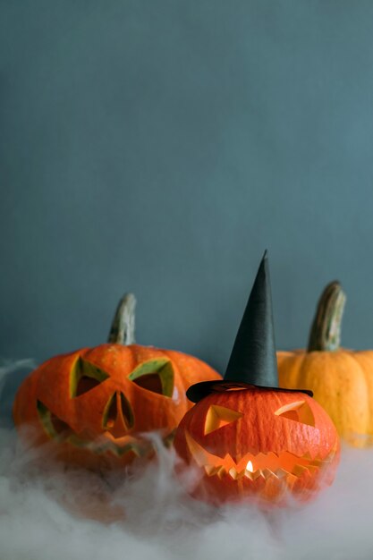 Traditionele pompoen-gemaakte lantaarndecoraties van de close-up voor Halloween-viering