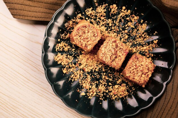 Traditionele Turkse dessertbaklava met cashewnoten Zelfgemaakte baklava met noten en honing