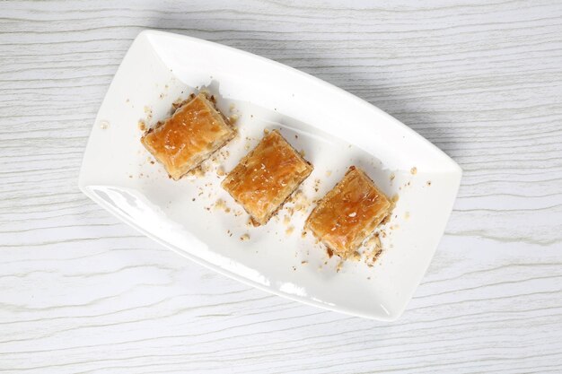 Traditionele Turkse dessertbaklava met cashewnoten Zelfgemaakte baklava met noten en honing