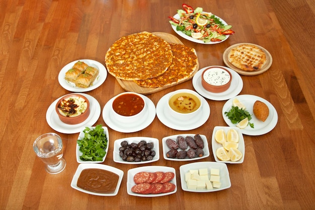 Traditionele Turkse keuken Diverse gerechten soepen en snacks