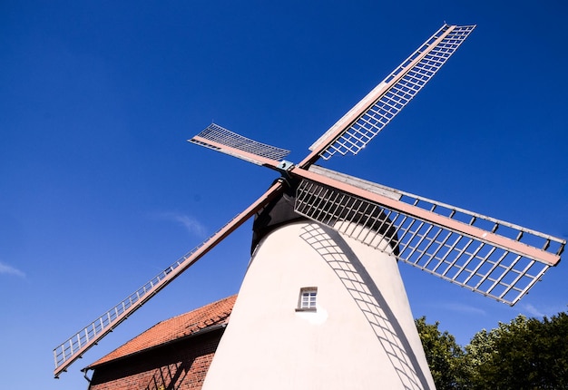 Foto traditionele witte windmolen