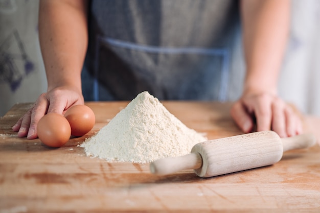 Traditionele zelfgemaakte pasta maken van