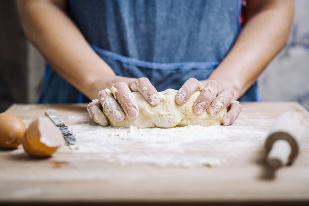 Traditionele zelfgemaakte pasta maken van