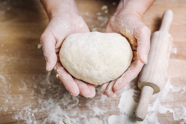 Traditionele zelfgemaakte pasta maken van