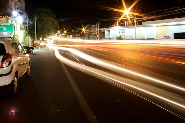 Photo traffic on city street at night