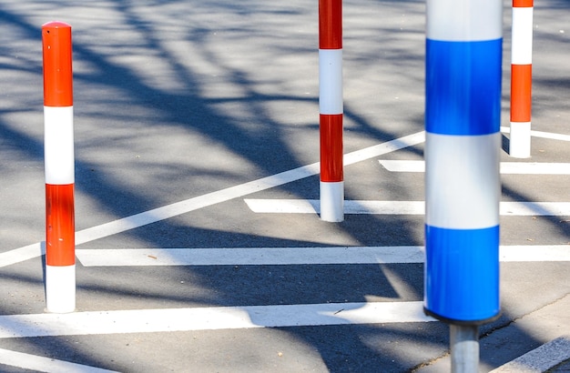 Photo traffic cones on road in city