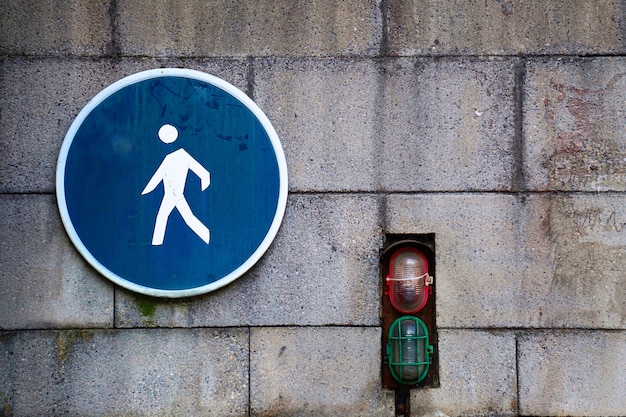 Photo traffic signal in the street