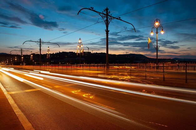 Foto il traffico al tramonto