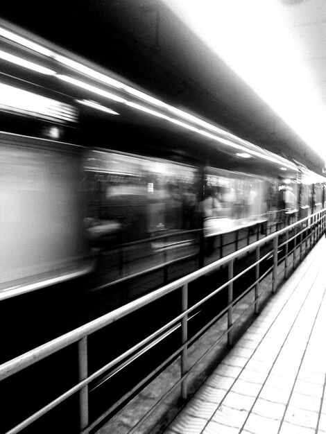 写真 鉄道駅の列車