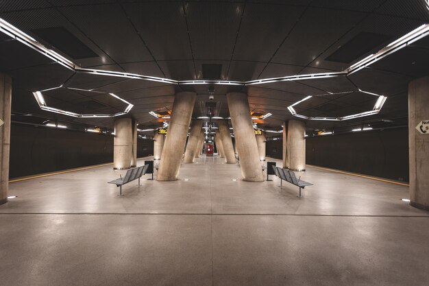 поезд зал крытый транспорт современная скамейка