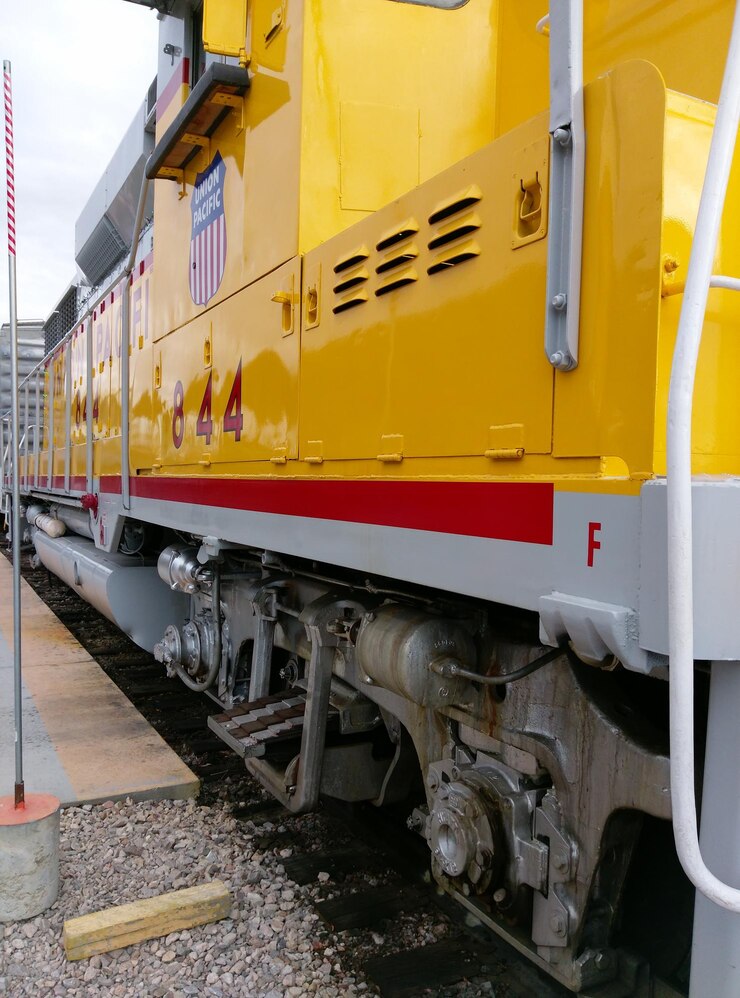 Photo 鉄道駅のプラットフォームの列車