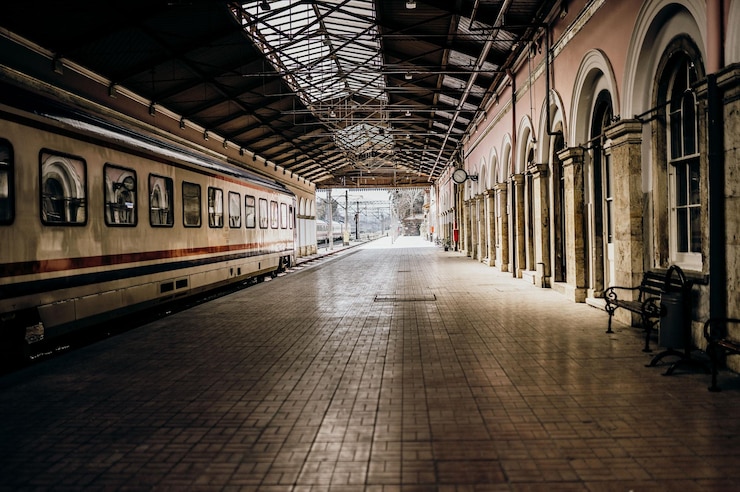 Photo train at railroad station