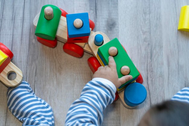 Train of wooden pieces