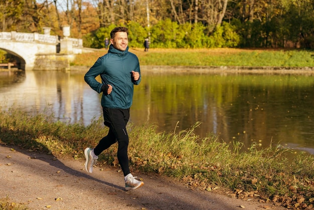 Training in autumn and winter in the cold warm clothes for street sports on a man Psychological