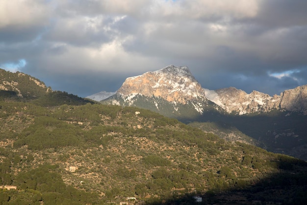 ソレル近くのトラモンターナ山脈、マヨルカ島、スペイン