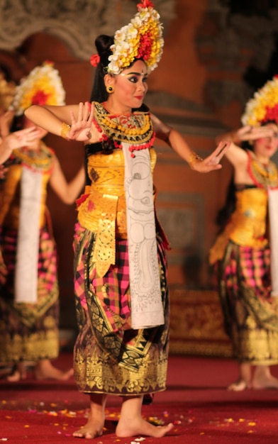 Photo tranched legong dance bali indonesia