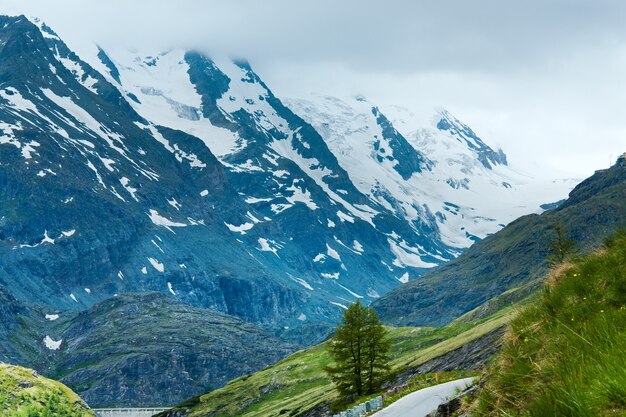 고요한 여름 알프스 산, Grossglockner High Alpine Road에서의 전망