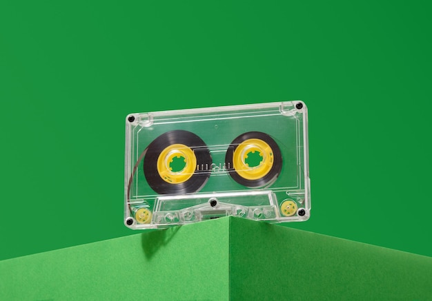 Transparante audio cassette en muziekfeest Retro stijl afbeelding