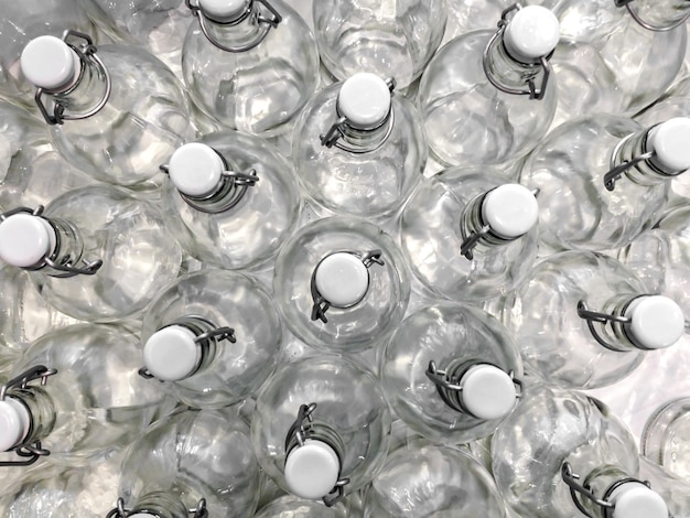 Transparante flessen van bovenaf gezien