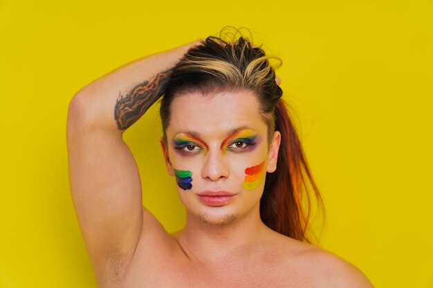 Transseksueel mannelijk portret, conceptuele ondersteuning van homo's, lesbiennes, transgenders en tegen homofobie