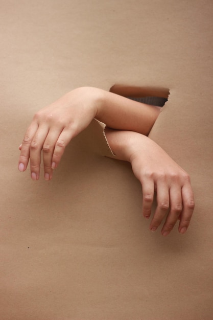 Photo trapped hands