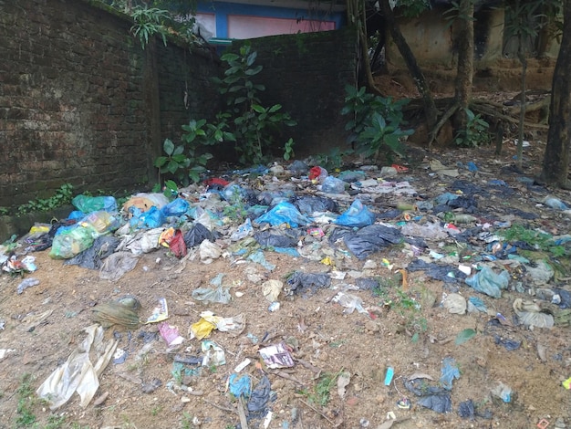 Foto spazzatura rifiuti spazzatura spazzatura rifiuti crepuscolo in ukhiya