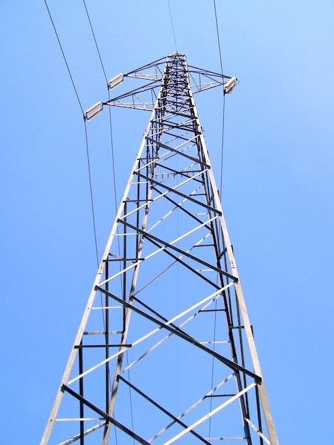 Trasmission line tower