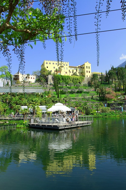 trauttmansdorf castle and lake