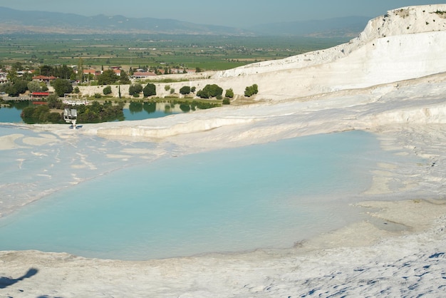 Travertijnterras bij Pamukkale in Denizli Turkiye