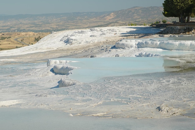 Travertijnterrassen in Pamukkale in Denizli Turkiye