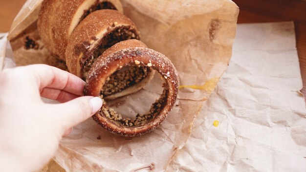 Trdelnik - pasticceria calda ceca tradizionale venduta nelle strade di praga