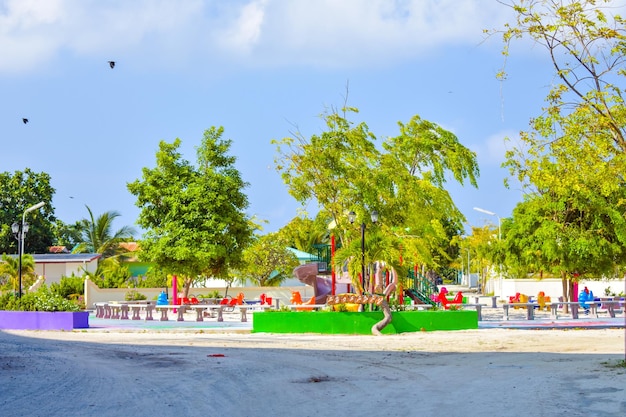 Photo trees in park against sky