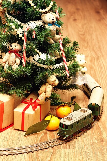 Trein onder de boom cadeau