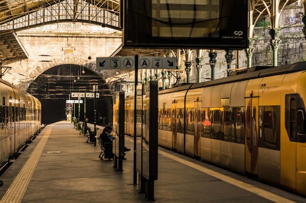 Foto trein op het treinstation