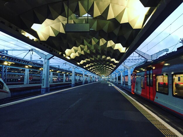 Foto trein op het treinstation