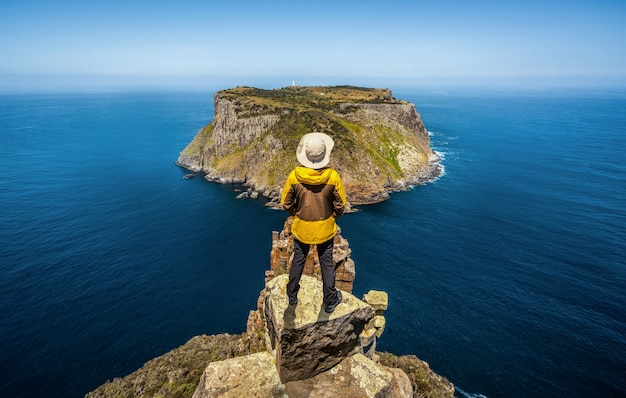 Trekking in Tasman Peninsula in Australië