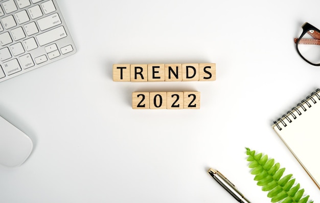 Tendenze 2022 business concept ispirazione e creatività vista dall'alto