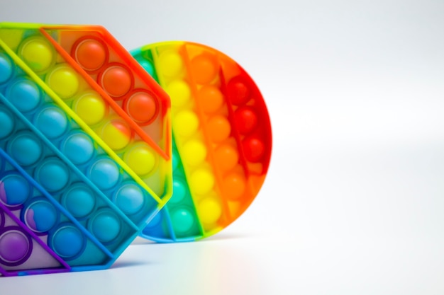 트렌디한 인기 장난감 안티 스트레스 팝 it celicon rainbow toy for development of children's motor...