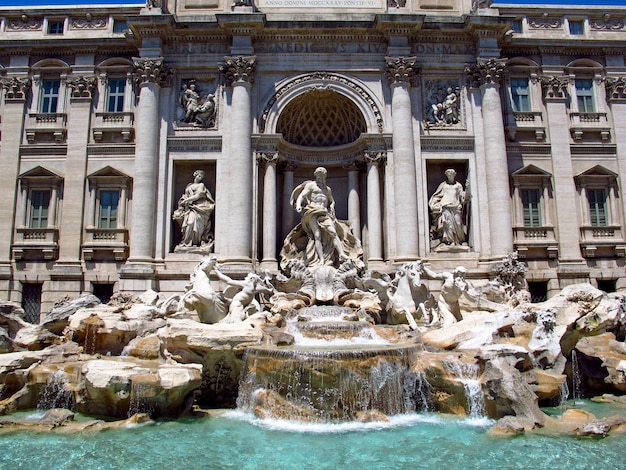 Foto trevi fontein in rome, italië