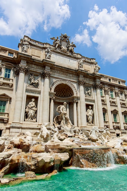 Fontana di trevi a roma, italia