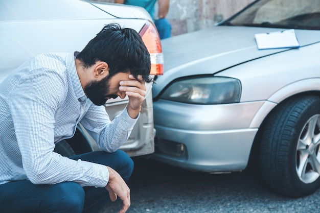 Trieste man en auto-ongeluk