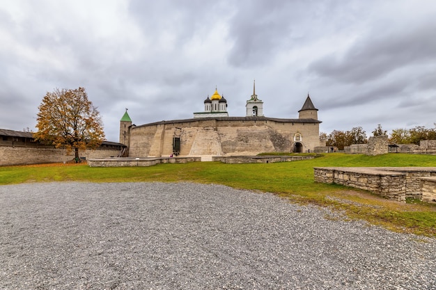 Photo trinity cathedral pskov kremlin krom pskov city russia