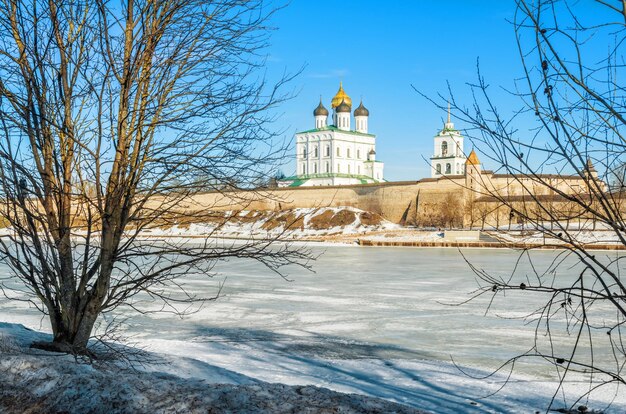 Photo trinity cathedral of the pskov kremlin