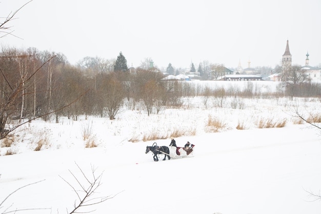 Trip in the sleighs along the streets of city suzdal