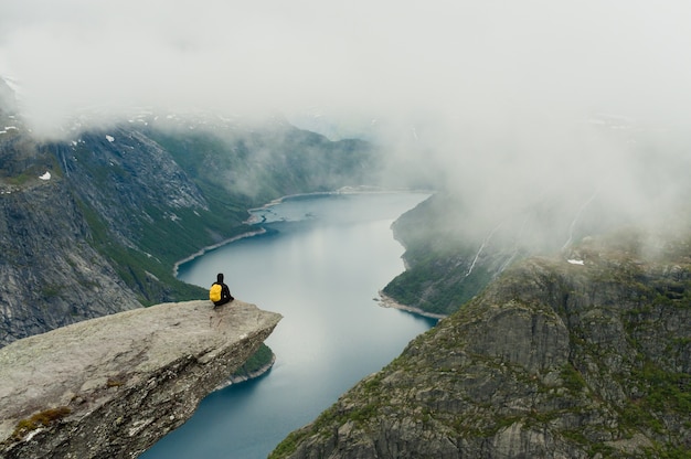 Trolltunga в Норвегии - потрясающая красота