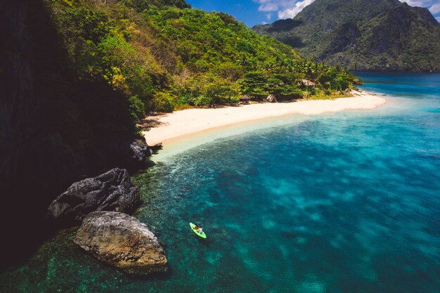 Photo tropical beach in el nido, palawan, philippines