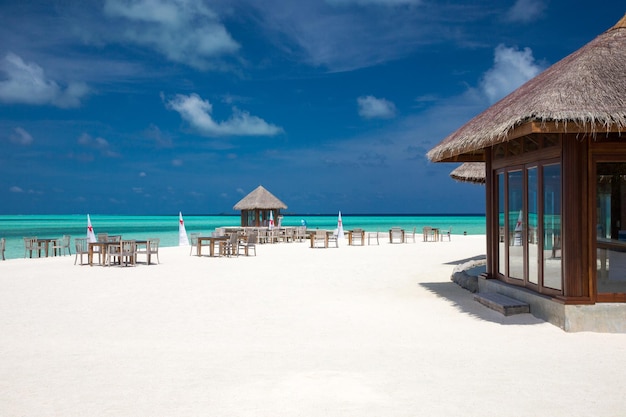 Spiaggia tropicale alle maldive