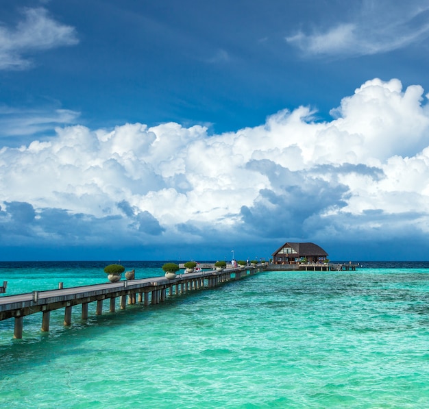 Spiaggia tropicale alle maldive